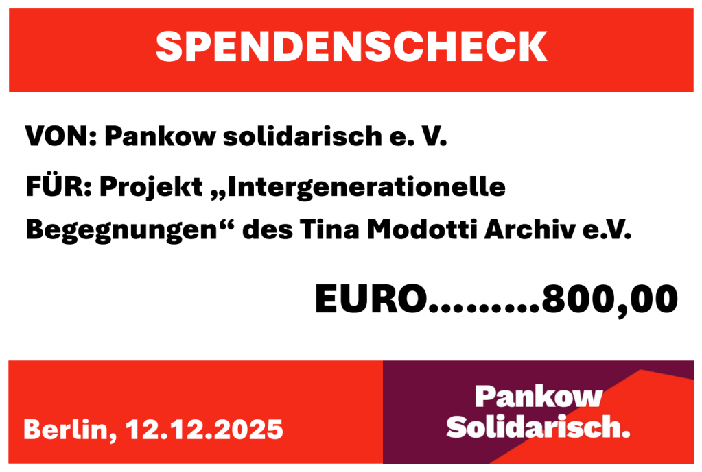 Bild des Spendenschecks für das Projek "Intergenerationelle Begegnungen" des Tina-Modotti-Archiv e.V.